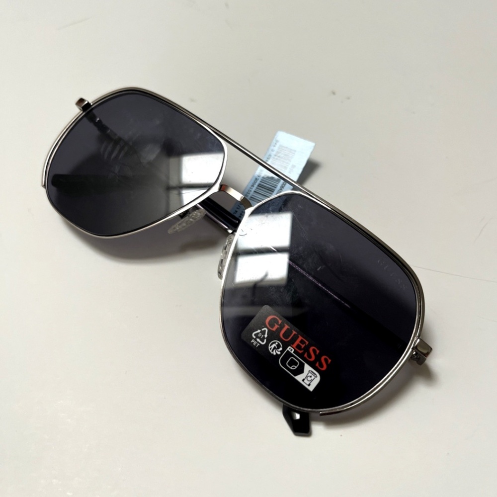 New GUESS Double Bridge Aviator Sunglasses GO00064 Silver Black Lens - Picture 6 of 7